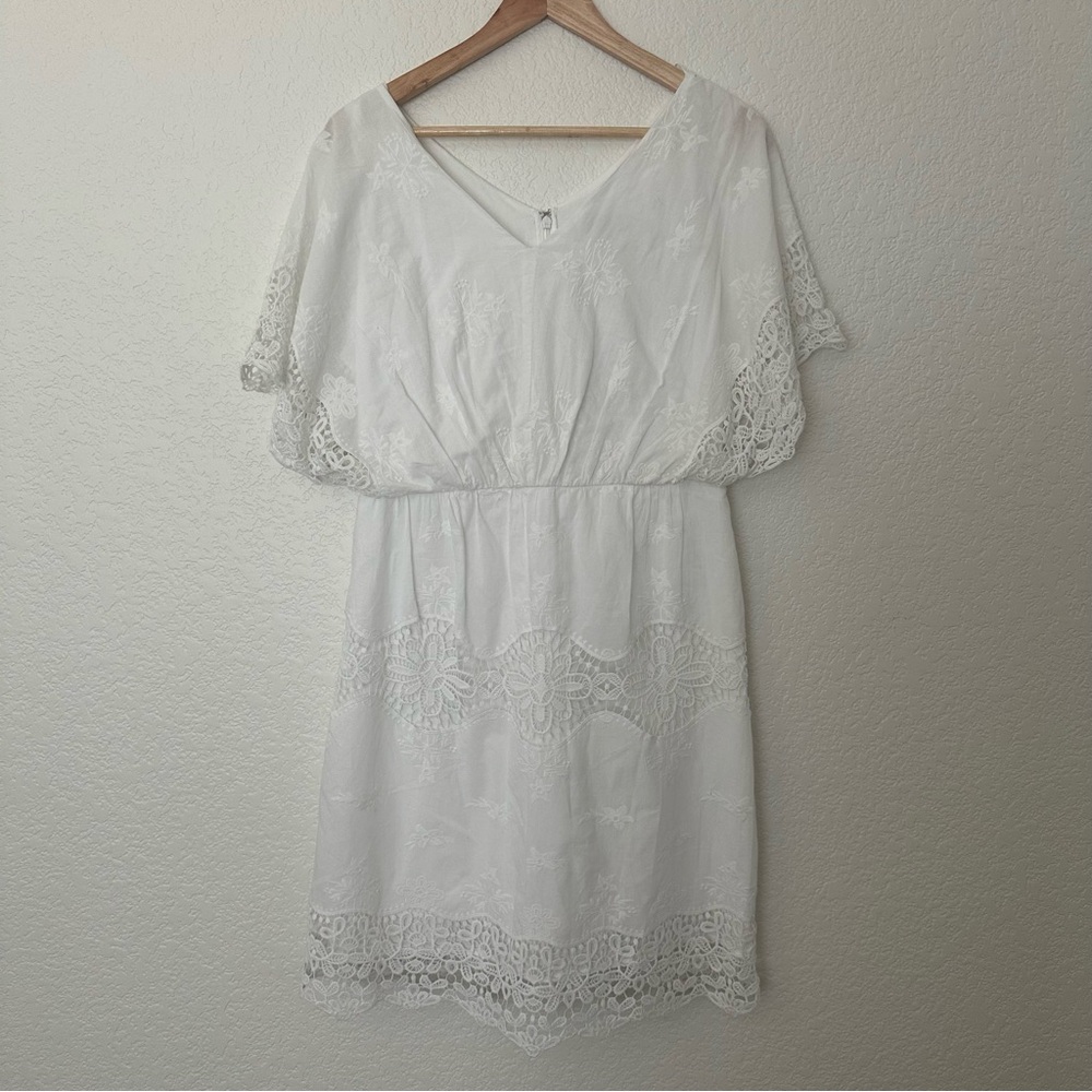 Ann Taylor White Dress with Floral Embroidery & Lace Details